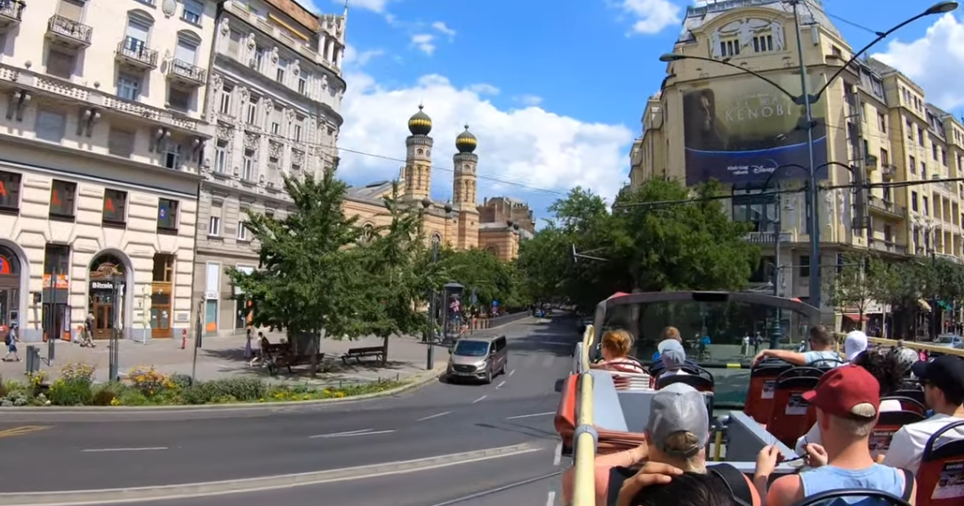 sightseeing buss i budapest